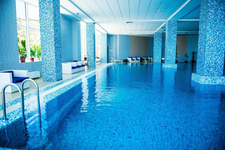 Pools & Facilities
