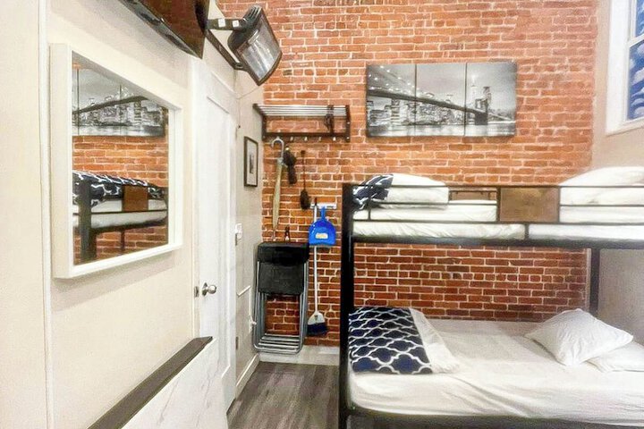 Room 19 of 268