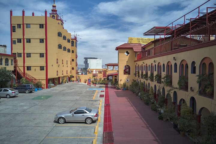 Room 5 of 7