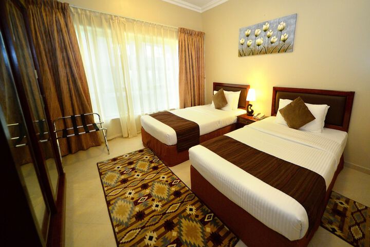 Room 4 of 65