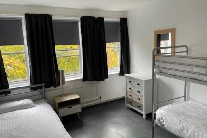 Room 16 of 33