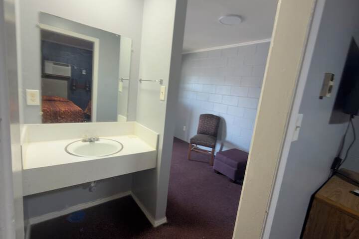 Room 9 of 15