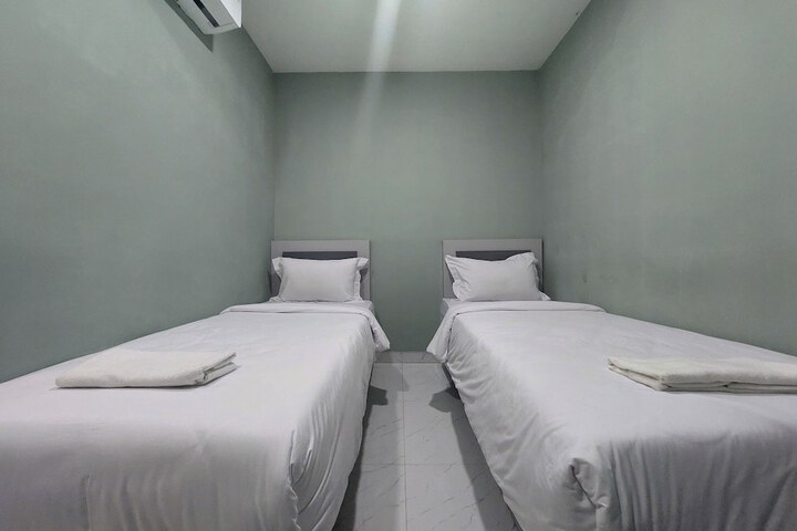 Room 11 of 36