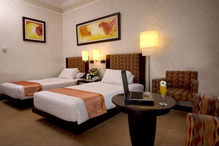 Room 4 of 39