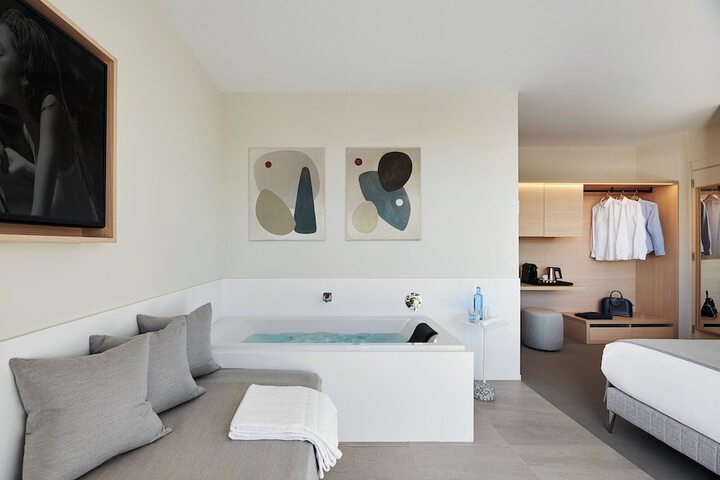 Room 7 of 46
