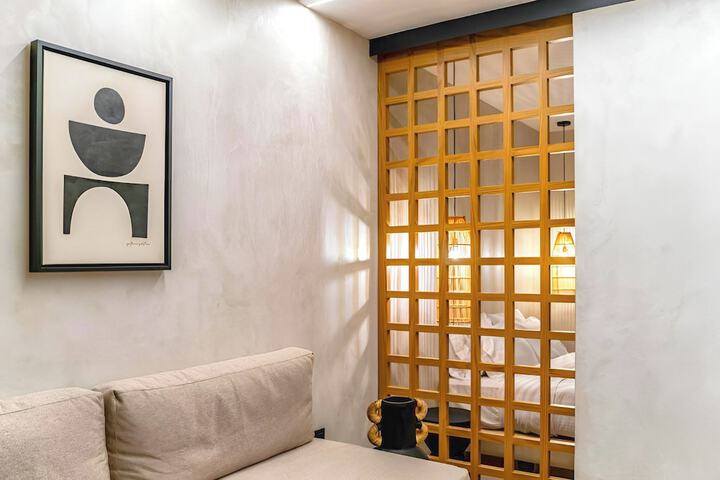 Room 2 of 41
