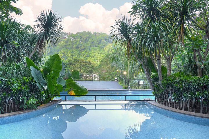 Pools & Facilities