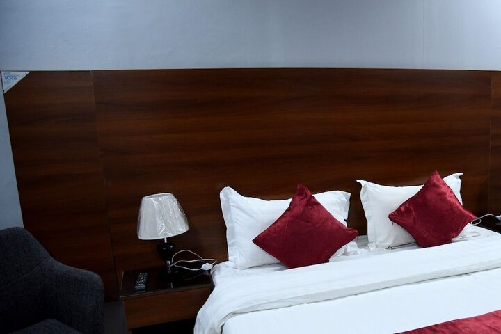 Hotel 44 of 117