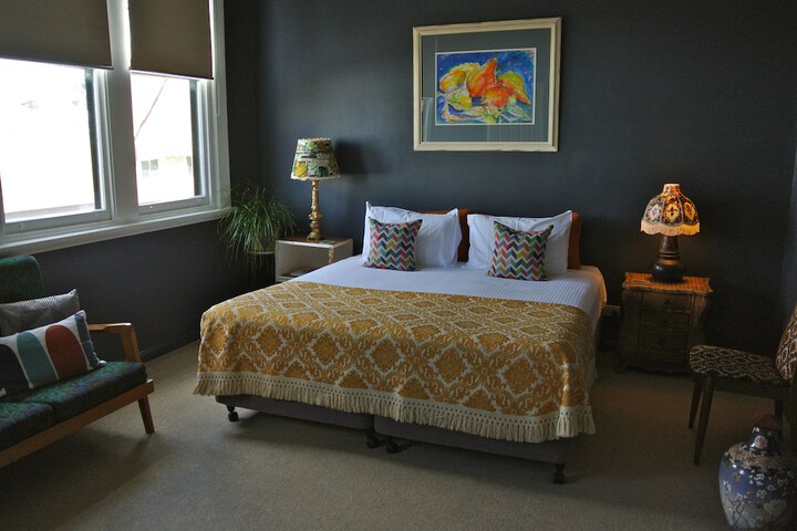 Room 27 of 69