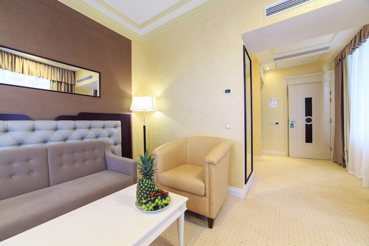 Room 22 of 117