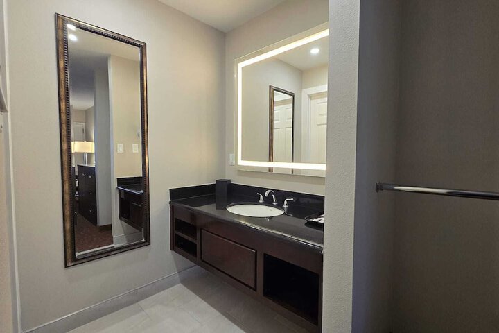 Room 13 of 45