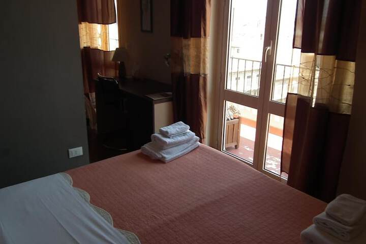 Room 10 of 50