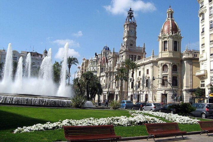 Exterior of Hotel Plaza View