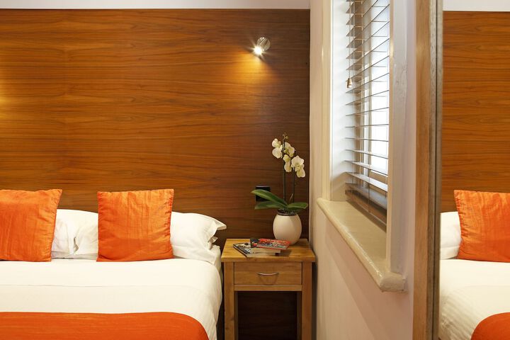 Room 10 of 64
