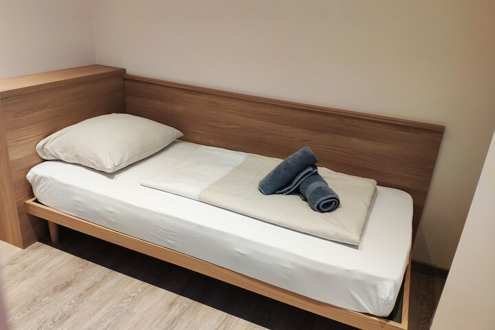 Room 6 of 26
