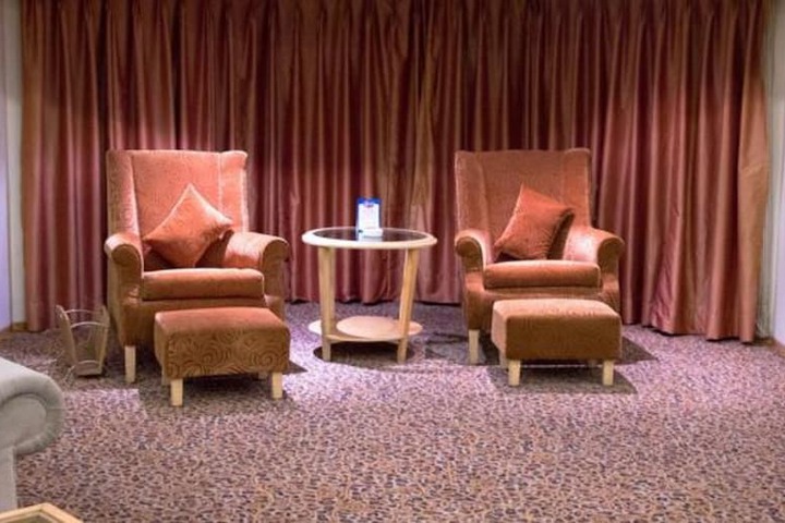 Room 10 of 76