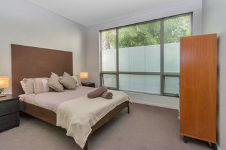 Room 8 of 17