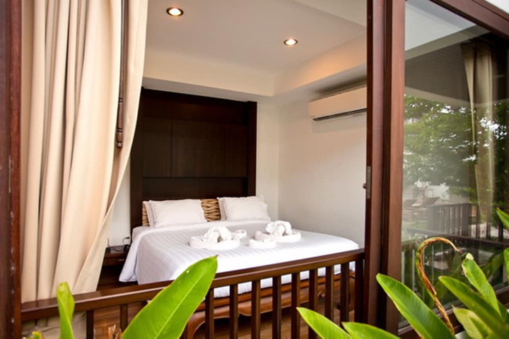Room 8 of 38