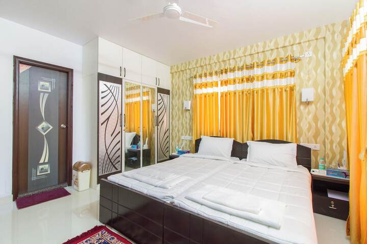 Room 3 of 10