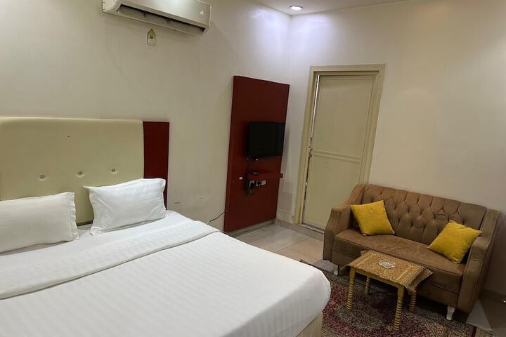 Room 14 of 52