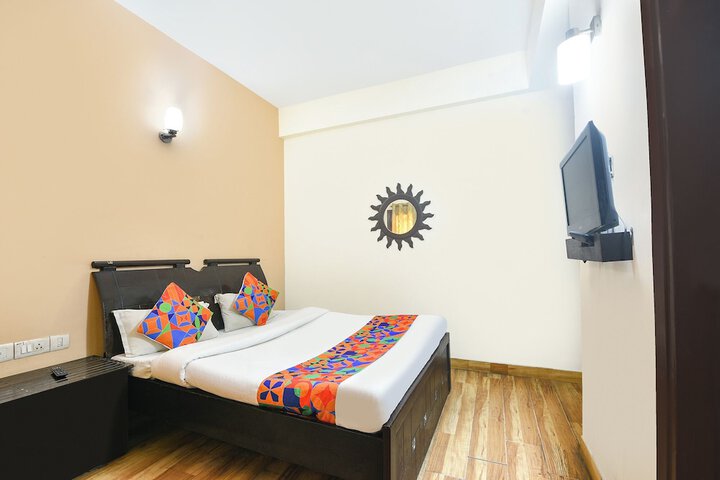 Room 15 of 33