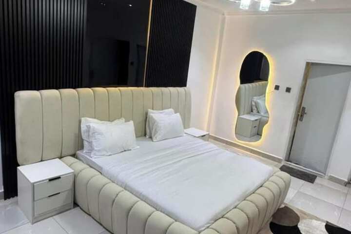 Room 9 of 34