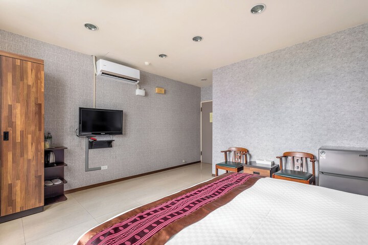 Room 12 of 69