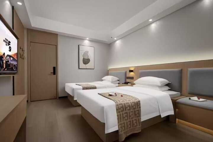 Room 22 of 27