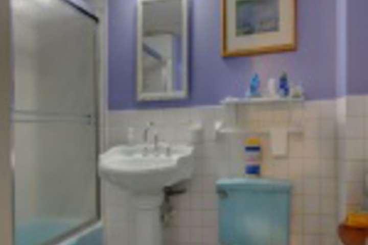Room 325 of 408