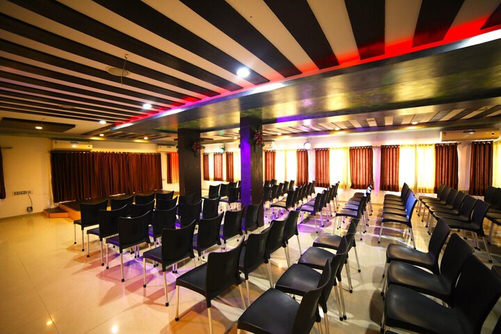 Ballroom/Hall 42 of 56