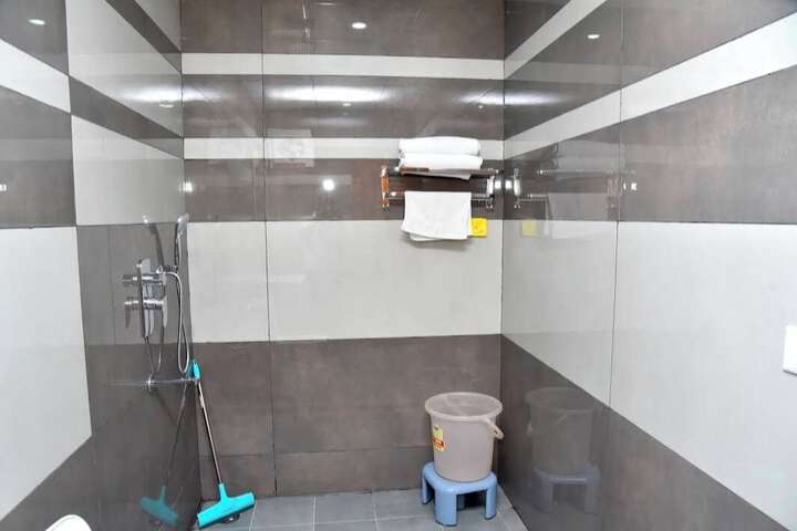 Room 3 of 15