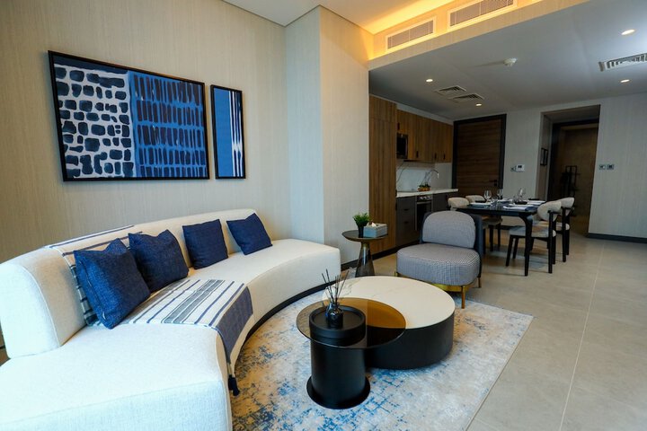 Room 32 of 43