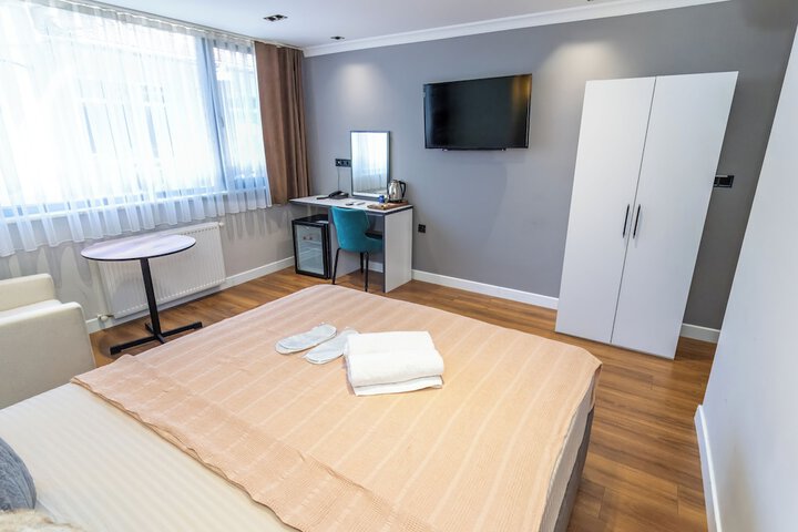 Room 14 of 42