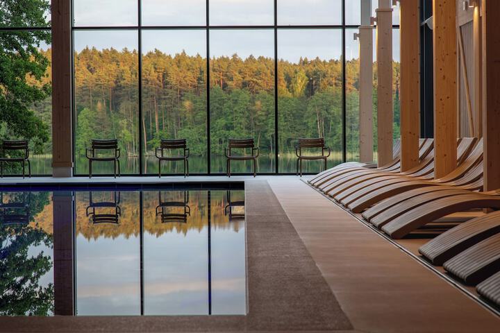 Pool 20 of 41