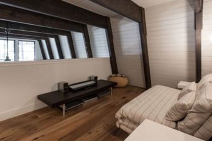Room 16 of 17