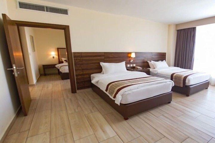 Room 15 of 38