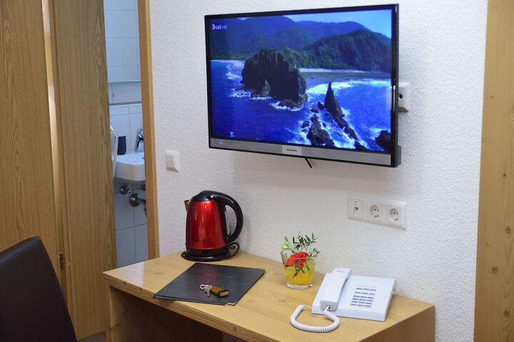 Room 17 of 46