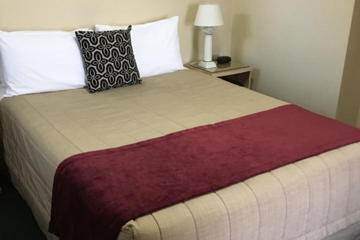 Room 16 of 66