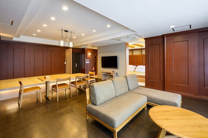 Room 15 of 40