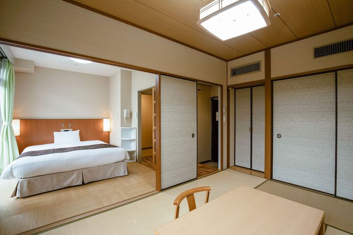 Room 28 of 92