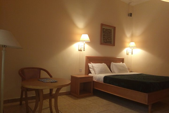 Room 3 of 35