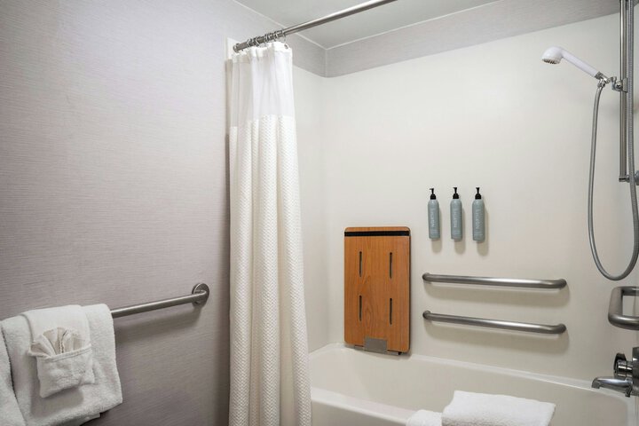 Room 21 of 50