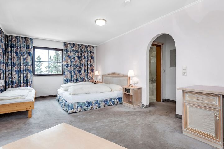 Room 4 of 26