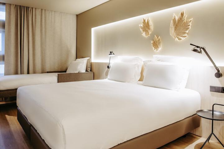 Room 20 of 118