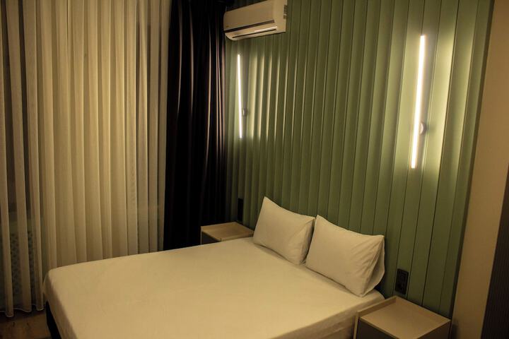 Room 2 of 27