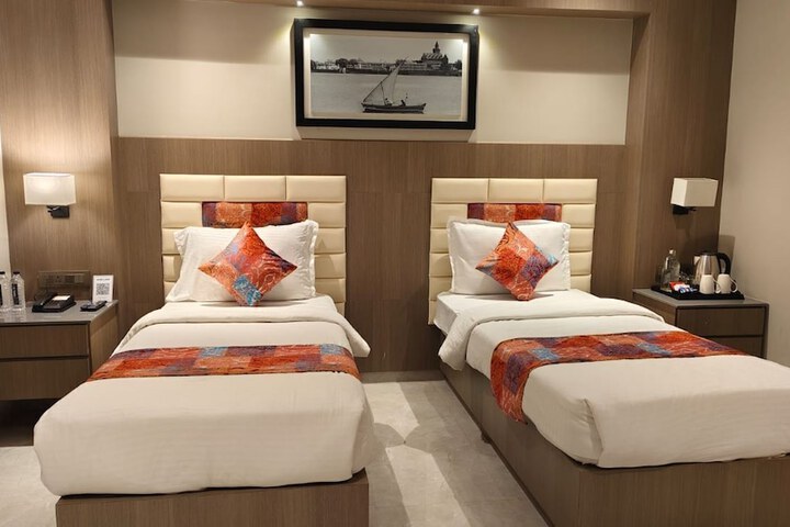 Room 18 of 25