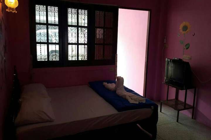 Room 4 of 6