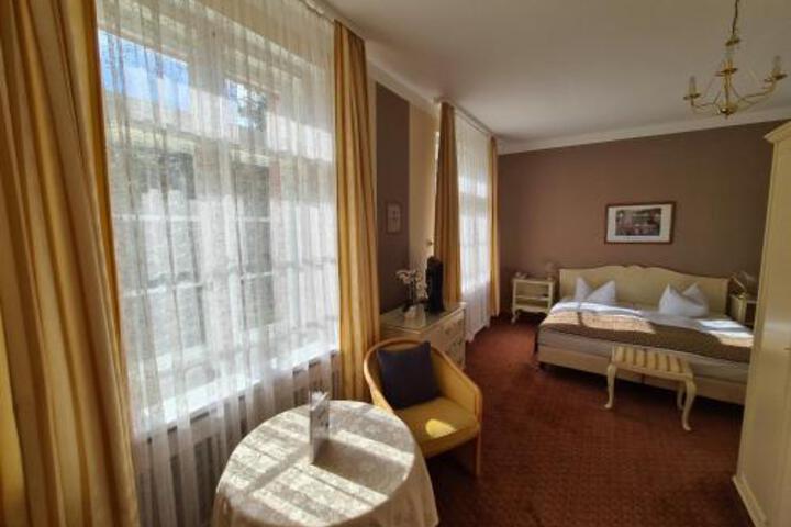 Room 10 of 22