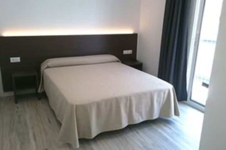 Room 15 of 48