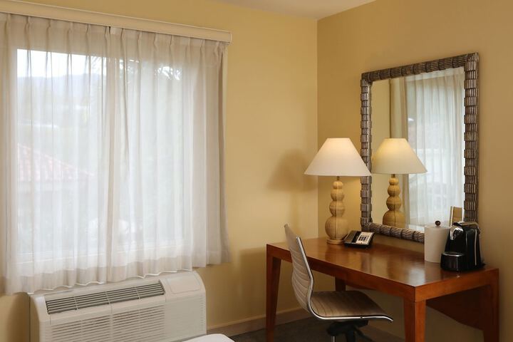 Room 11 of 33
